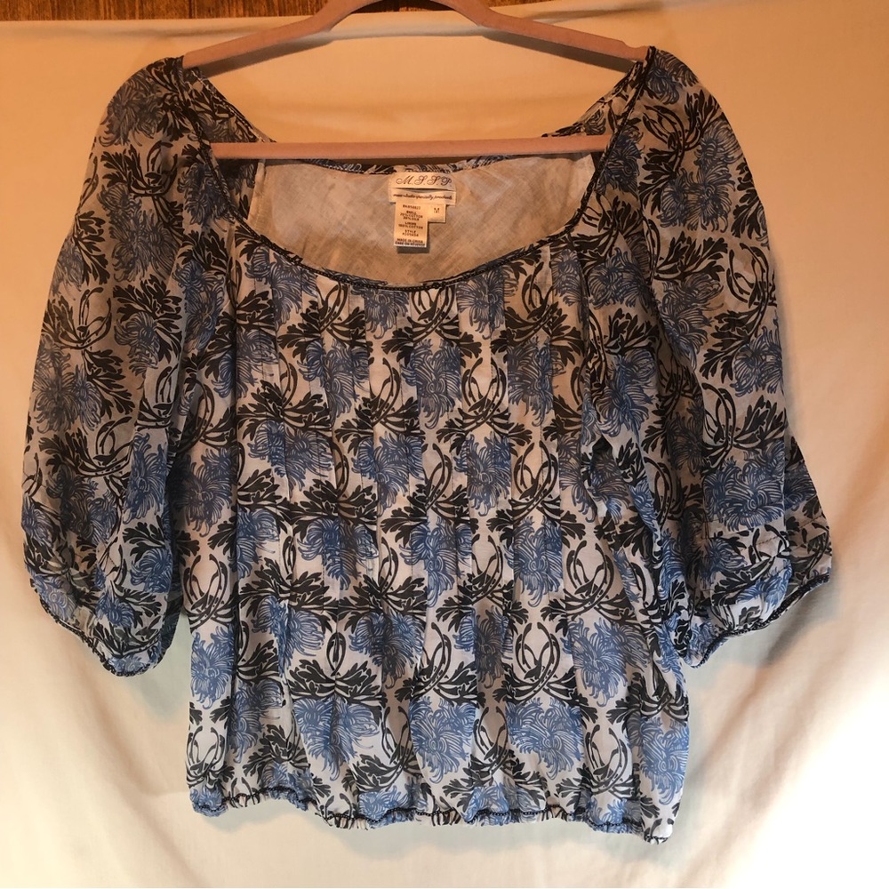 M.S.S.P. Mays Studio Specialty Products blue/white patterned 3/4 sleeve blouse M